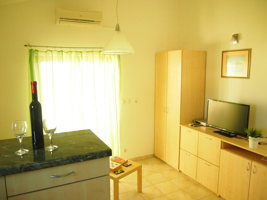 Bunari Apartments Tribalj Exterior foto
